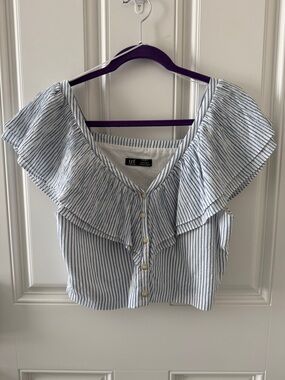 Zara seersucker Ruffle Button-Front Crop Top